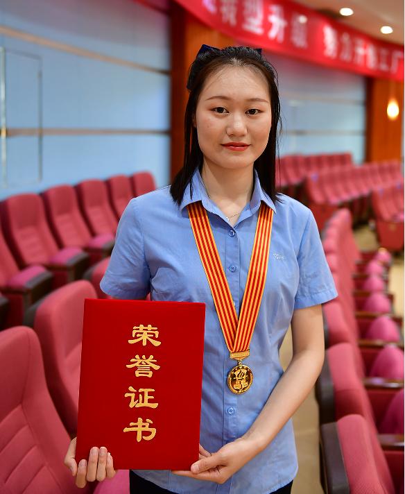 情系开云在线登录新人权益发展的离退休